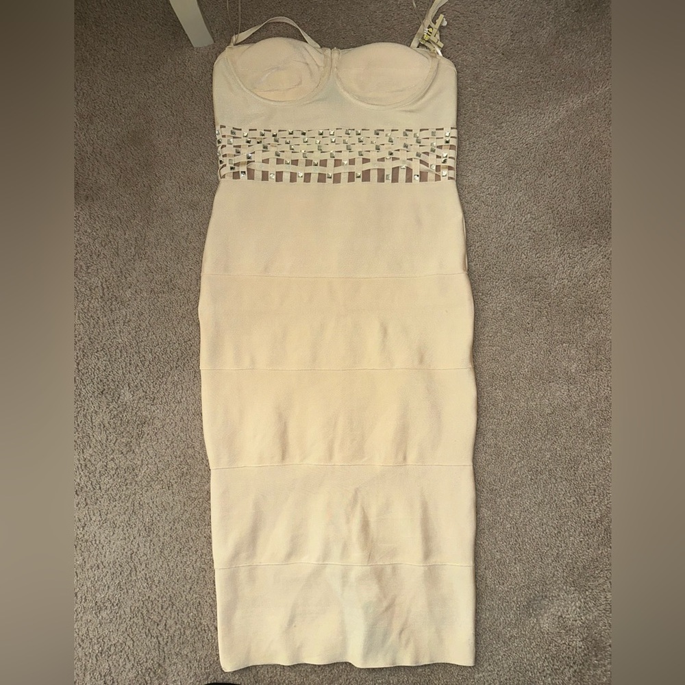 Cream coloured fashion nova midi bandage dress.